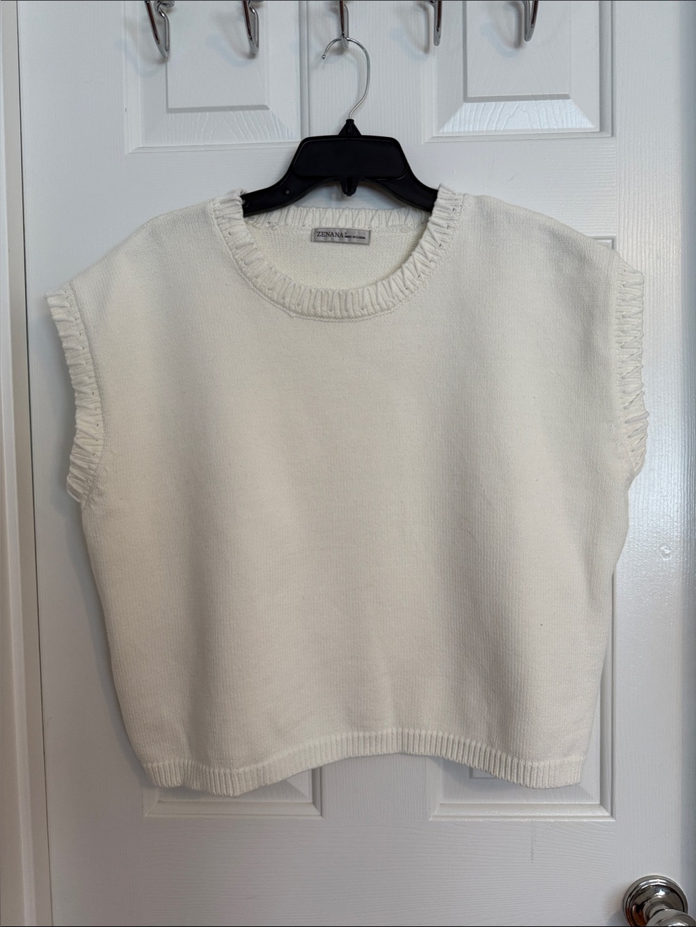 Zenana Outfitters Cream Sleeveless Crew Neck Sweater Vest